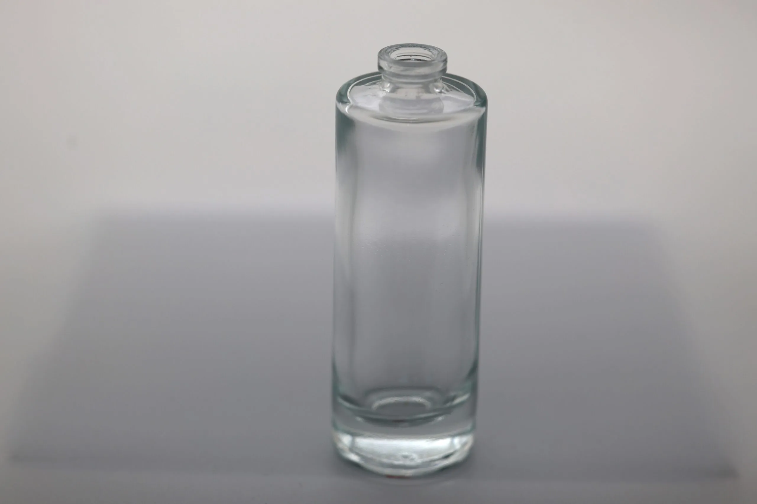 ⁦Cylindrical 30ML⁩ - الصورة ⁦1⁩
