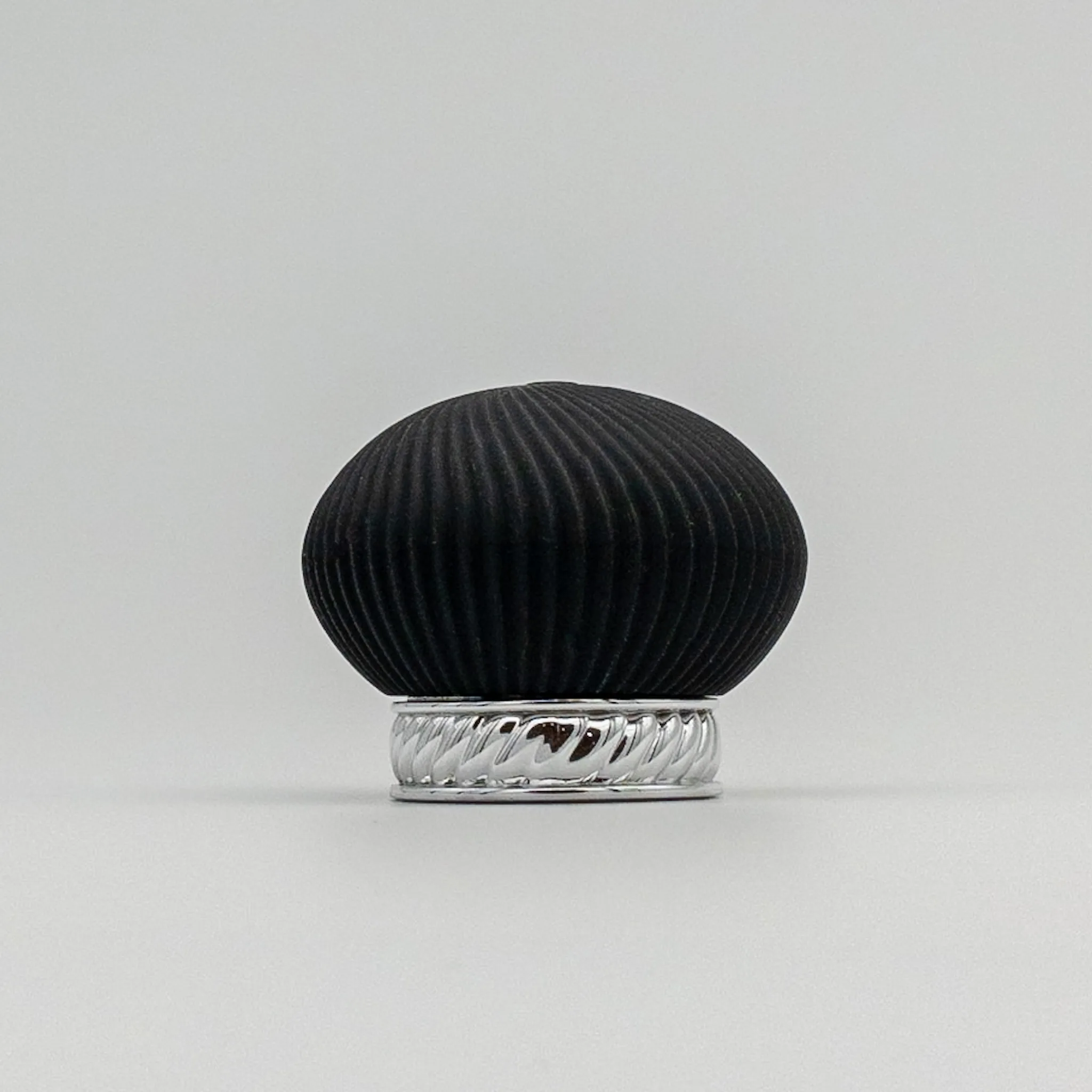 royal black Royal Black - الصورة 1